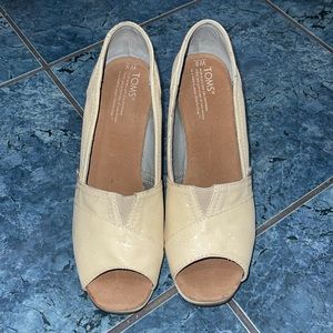 Toms peep toe wedge